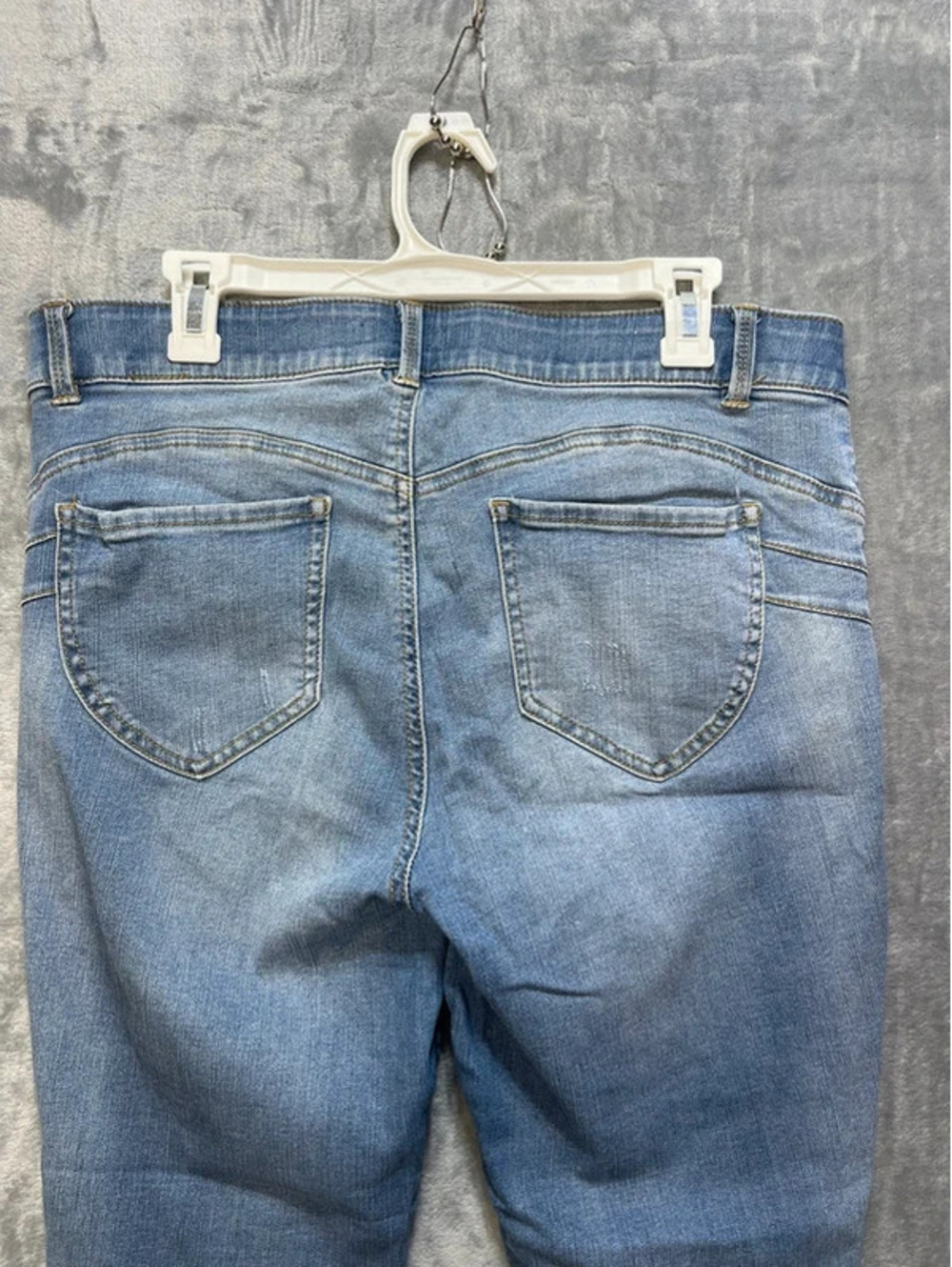 Candie's Womens Jeans Size 17 33W Blue Distressed Raw Hem Skinny - Picture 7 of 11